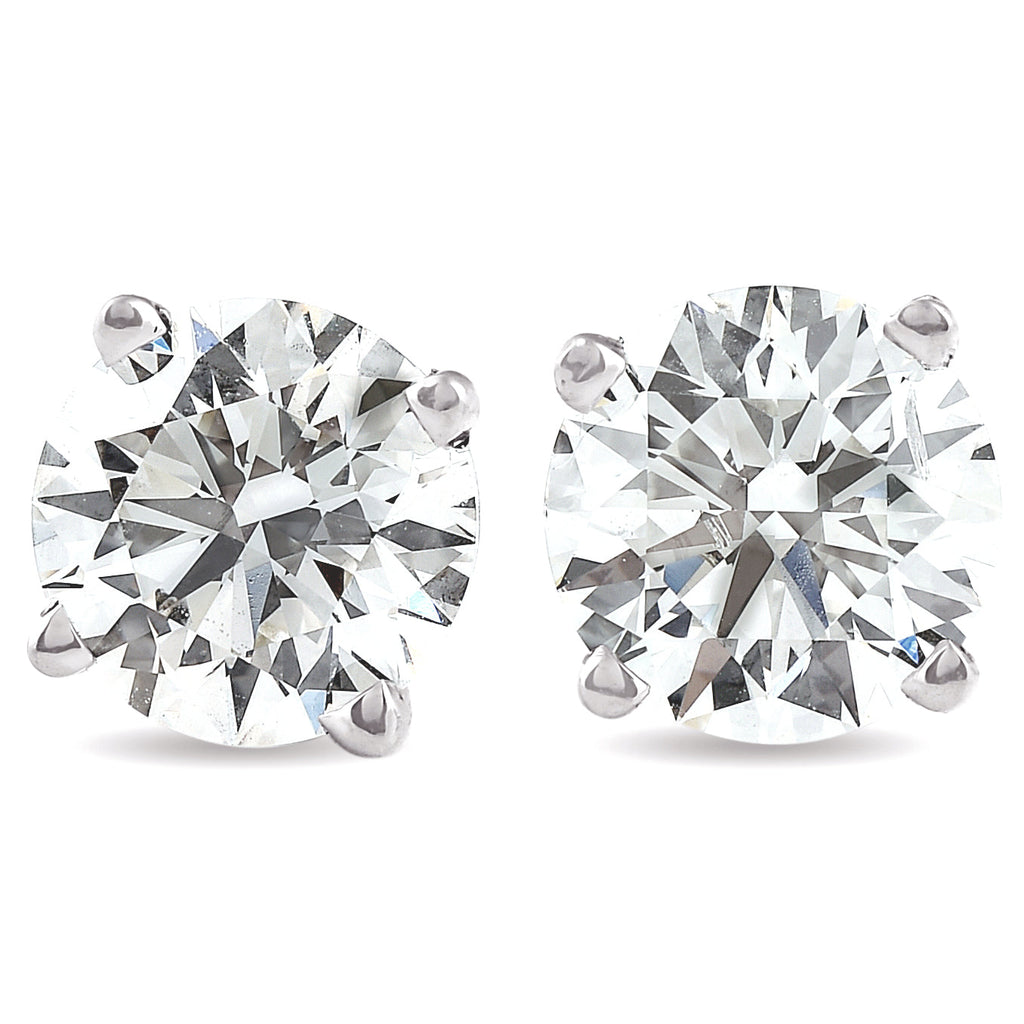Diamond Shapes Guide: Comparing Round, Oval, Cushion, and More
