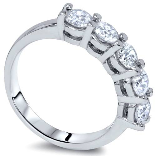 What Makes A Diamond Ring Valuable?